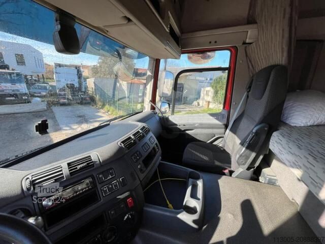 Standardni vlačilec DAF CF 440