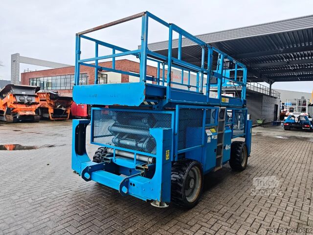 Elevador de tijera Genie GS 4390 4x4