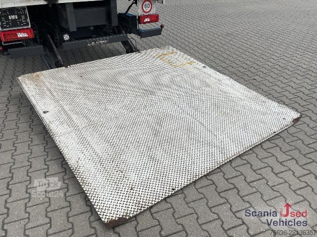 Valníkový nákladní automobil s plachtou Scania P 320 DB4x2MNB RETARDER FULL AIR 2T TAIL LIFT ACC