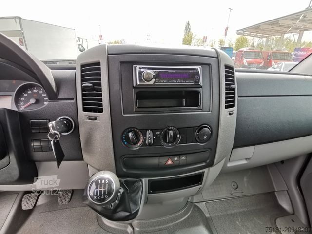 Кутиевиден ван VOLKSWAGEN Crafter 2.0TDI/105kw KOFFER 4,2m/ LBW/ klima