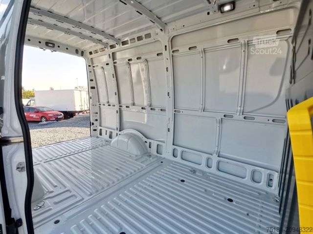 Dodávka s vysokou střechou IVECO Daily 35S16 MITTLE/ KLIMA