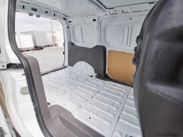 Slēgtais furgons FORD Transit Connect MAXI 1.5TDCI/74KW KLIMA/40020km