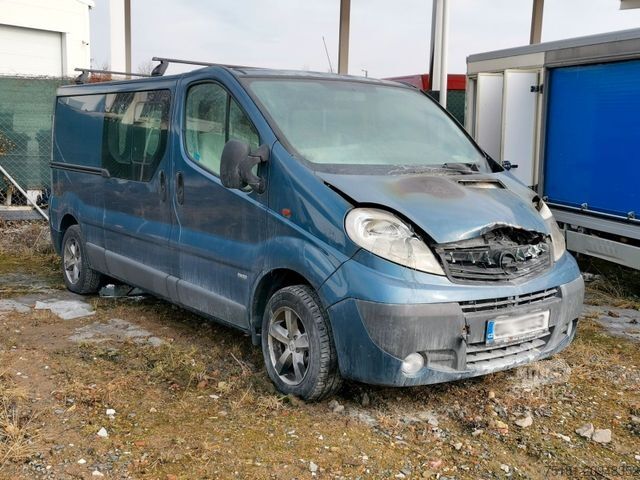 Minibus OPEL Vivaro 2.0CDTI/84kw L2H1/  UNFALL!