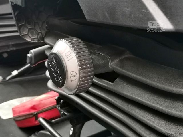 Panelová dodávka IVECO Daily 50C17 HI-MATIC/L2H1/ 6 SITZE/ AHK/BIS 3,5T