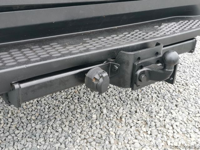 Panelová dodávka IVECO Daily 50C17 HI-MATIC/L2H1/ 6 SITZE/ AHK/BIS 3,5T