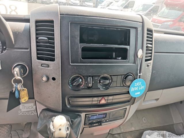 Кутиевиден ван VOLKSWAGEN Crafter 2.5TDI KOFFER 5T