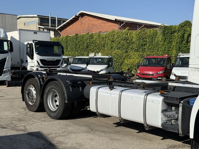 Camião porta-contentores de gancho Iveco stralis 480