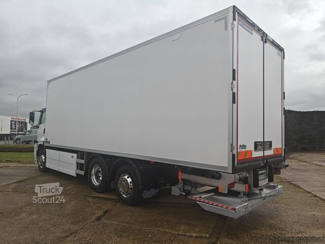 Caminhão frigorífico Ford Truck F-Line E 6x2 - Garantie 2+0 jaar