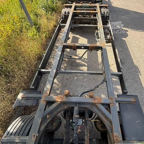 Cserélhető alvázas pótkocsi Kögel 