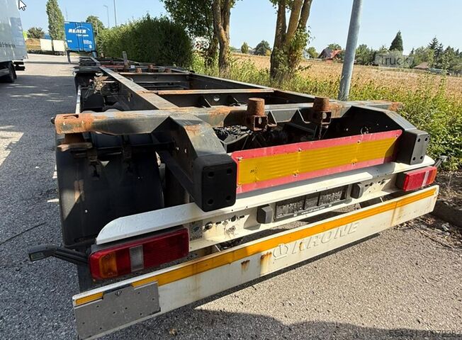 Cserélhető alvázas pótkocsi Kögel 