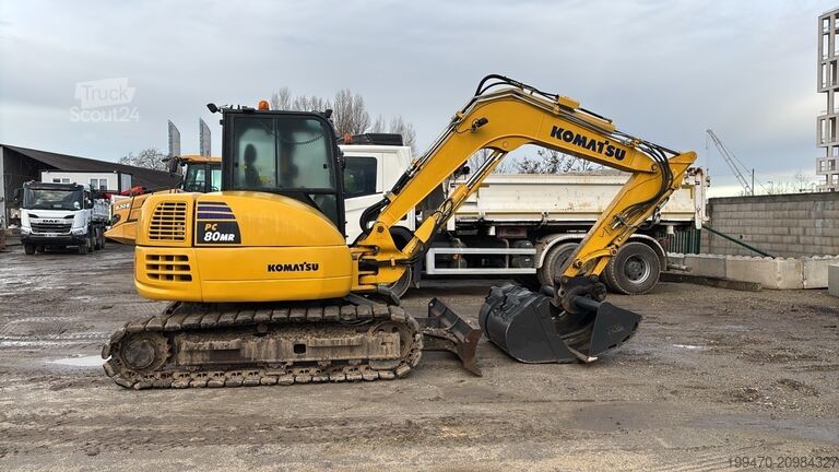 Середній екскаватор 7т - 12т Komatsu PC80MR-5E0 with 3 excavator buckets
