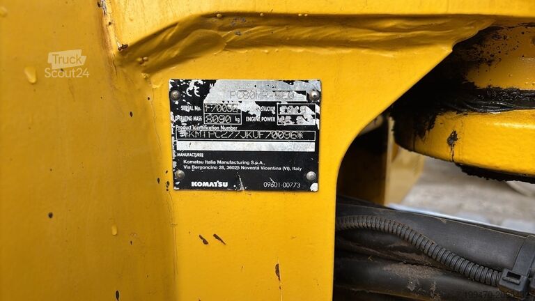 Середній екскаватор 7т - 12т Komatsu PC80MR-5E0 with 3 excavator buckets