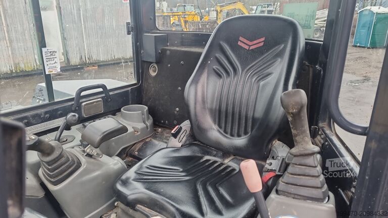 Minigraafmachine < 7t Yanmar VIO 57-6A with 3 excavator buckets