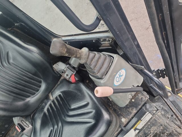 Minigraafmachine < 7t Yanmar VIO 57-6A with 3 excavator buckets