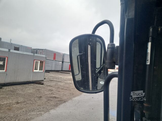 Minigraafmachine < 7t Yanmar VIO 57-6A with 3 excavator buckets