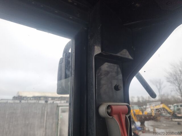 Minigraafmachine < 7t Yanmar VIO 57-6A with 3 excavator buckets