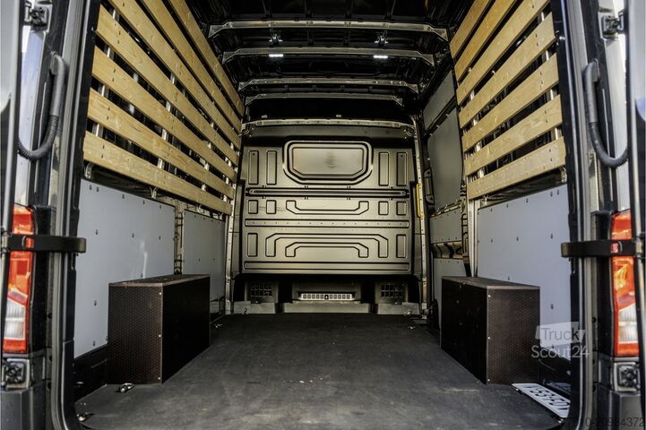 Fourgon tôlé Volkswagen Crafter 35 2.0 TDI L3H3 Exclusive | 177 PK | Au...