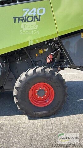 Kombains Claas TRION 740 TERRA TRAC