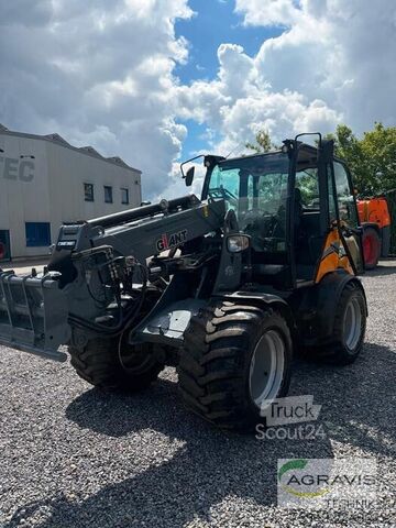 Yard loader Giant G5000 TELE