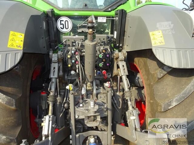 Tractor Fendt 826 VARIO S4 Profi Plus