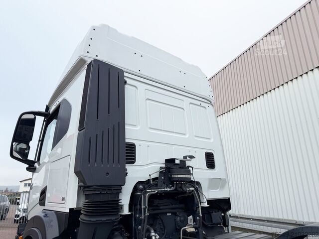 Châssis de camion Iveco-Magirus T-Way AT410T51/58 8x4 T-Way AT410T51/58 8x4, Retarder, Nebenantrieb, 4x VORHANDEN!