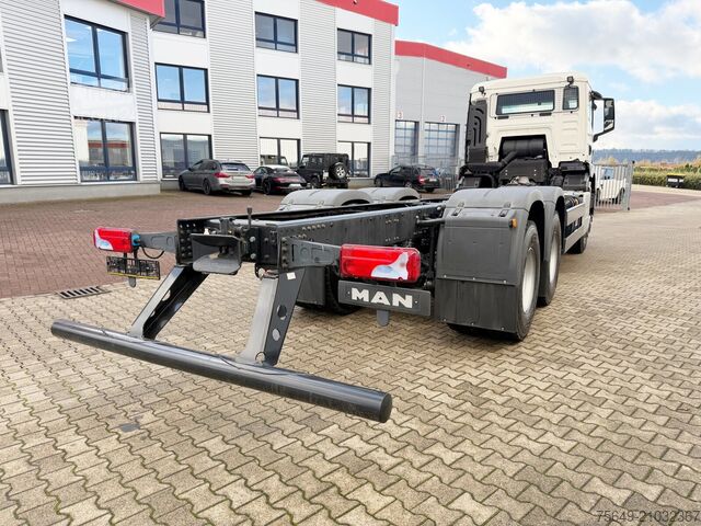 Lastbilchassi MAN TGS 33.440 6x6 BB CH TGS 33.440 6x6 BB CH, Hohe Bauart, Nebenantrieb
