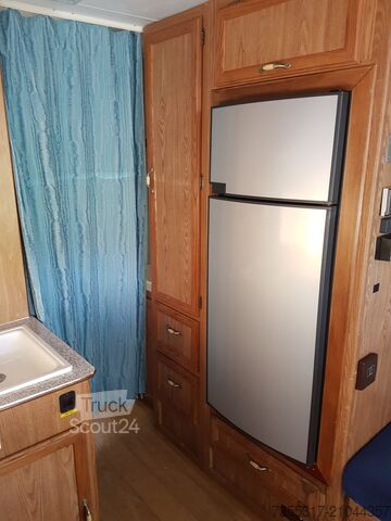 Camping-car capucine nécessitant un permis C1 Coachmen  Ford Leprechaun 24