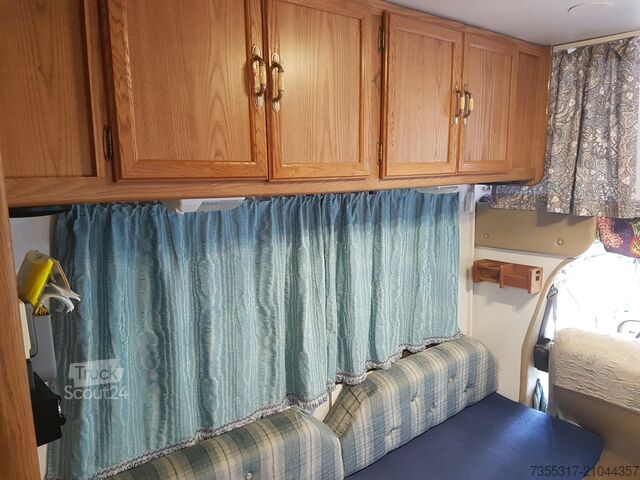 Camping-car capucine nécessitant un permis C1 Coachmen  Ford Leprechaun 24