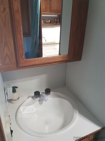 Camping-car capucine nécessitant un permis C1 Coachmen  Ford Leprechaun 24