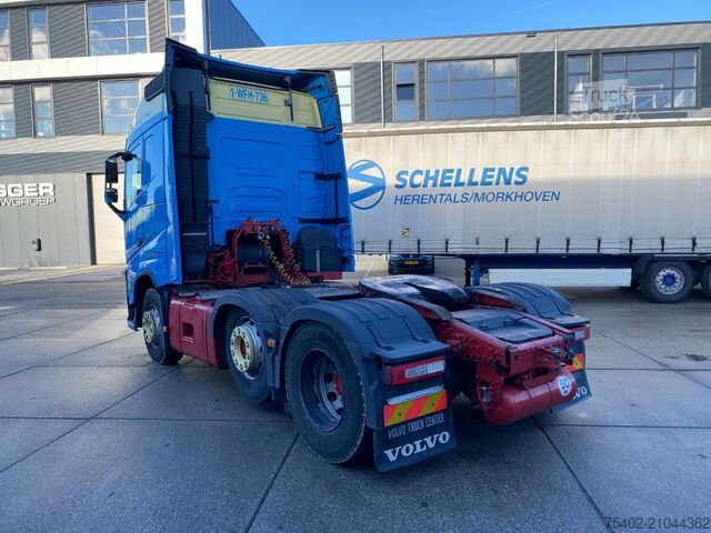 Standaard-SZM Volvo FH 13.500 Globetrotter / 6x2/4 / 2x Tank