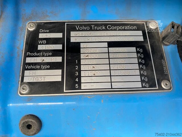 Standaard-SZM Volvo FH 13.500 Globetrotter / 6x2/4 / 2x Tank