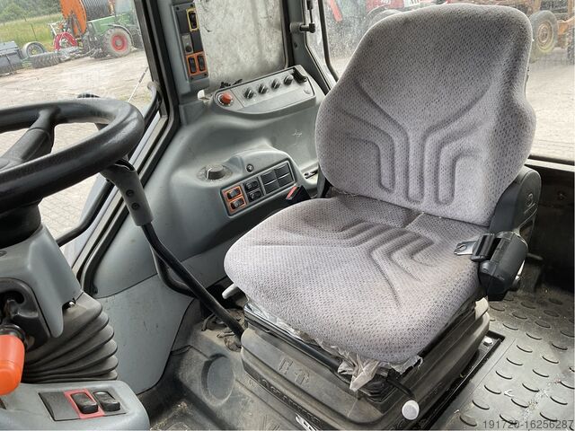 Tractoare (transportoare) Valtra A 93