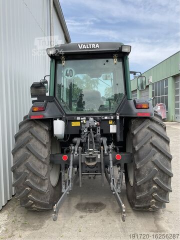 Tractoare (transportoare) Valtra A 93