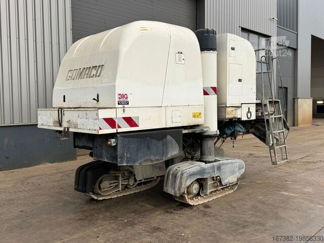 Paver Gomaco GT3400 Concrete Slipform Paver