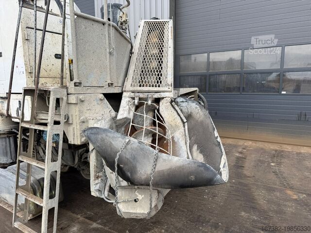 Paver Gomaco GT3400 Concrete Slipform Paver
