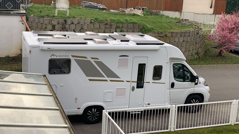 Caravana semiintegrada Pilote 726 FGJ