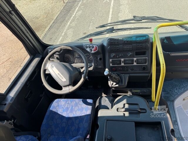 Okul otobüsü Iveco Bus 100E CACCIAMALI