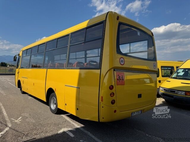 Okul otobüsü Iveco Bus 100E CACCIAMALI