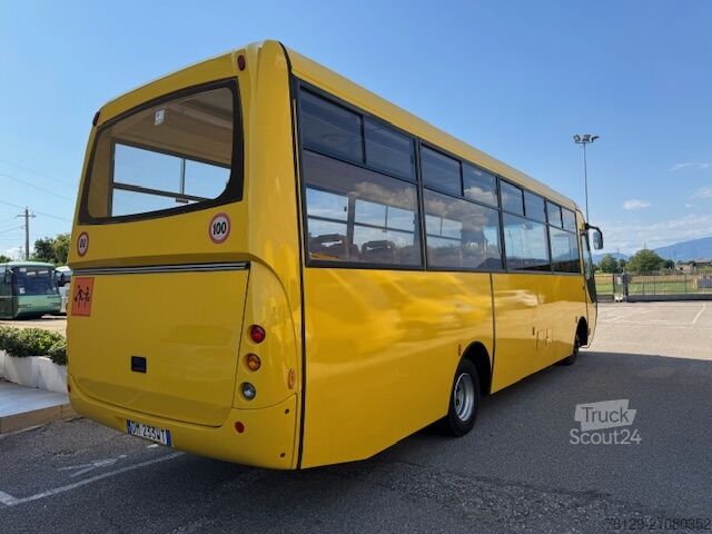 Okul otobüsü Iveco Bus 100E CACCIAMALI