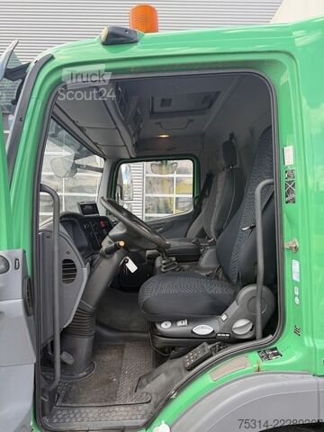 Ponyvával szerelt furgon mercedes-benz MB Atego 816 Plane/Spriegel mit Ladebordwand, Rü