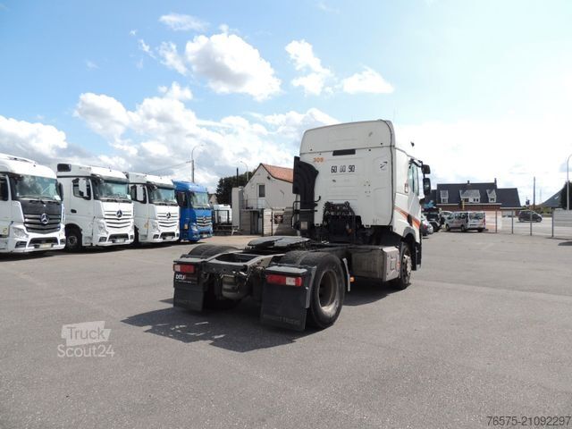 Standardowy ciągnik siodłowy RENAULT T380