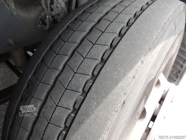 Standardowy ciągnik siodłowy RENAULT T380