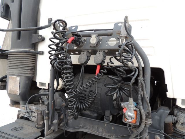 Standardowy ciągnik siodłowy RENAULT T380