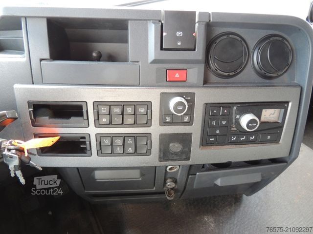 Standardowy ciągnik siodłowy RENAULT T380