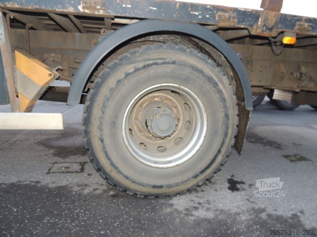 Truck mounted crane RENAULT 270dci Lander Plateau + Kran Hiab 140