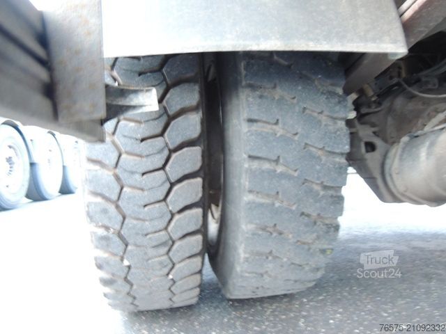 Truck mounted crane RENAULT 270dci Lander Plateau + Kran Hiab 140