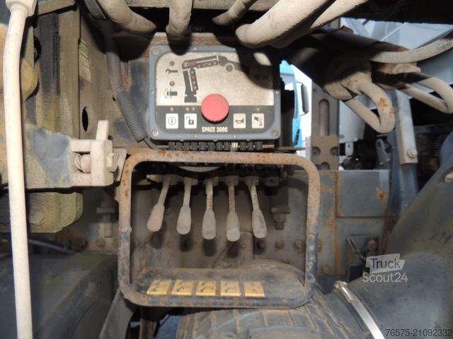 Truck mounted crane RENAULT 270dci Lander Plateau + Kran Hiab 140