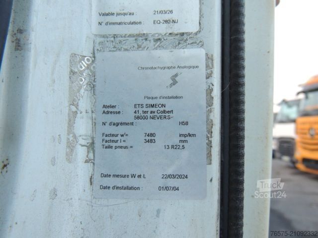 Truck mounted crane RENAULT 270dci Lander Plateau + Kran Hiab 140