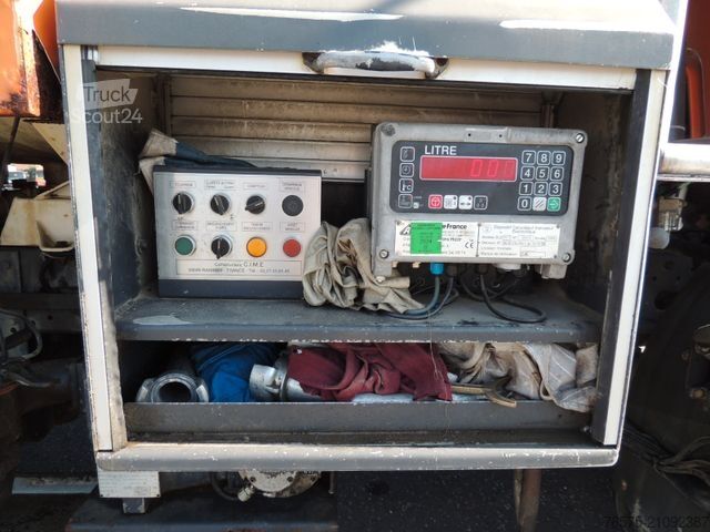 Tankwagen RENAULT 220dci Tankwagen (blatt)