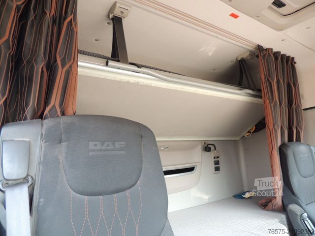 Zware vrachtwagen DAF 106XF 480 6x4 Space Cab (Retarder)